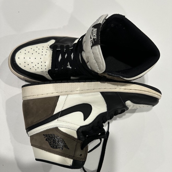 Nike Jordan 1 Retro High Dark Mocha - Size 10.5 - Picture 4 of 11